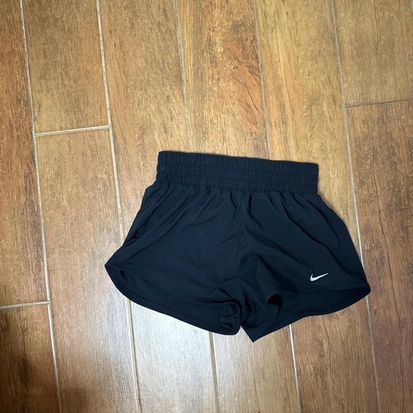 Nike Dri-FIT Black Athletic Shorts - Picture 1 of 2